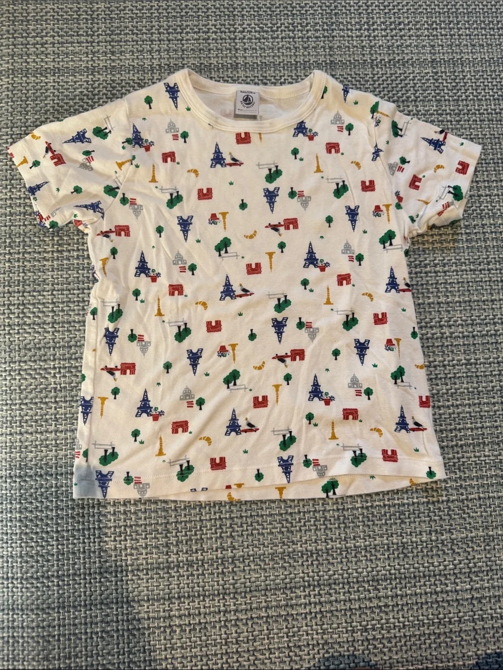 Petit Bateau White Short-Sleeve Pajama Set with Multicolor Travel Motifs :Paris